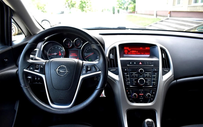 Opel Astra cena 26900 przebieg: 207121, rok produkcji 2012 z Elbląg małe 781